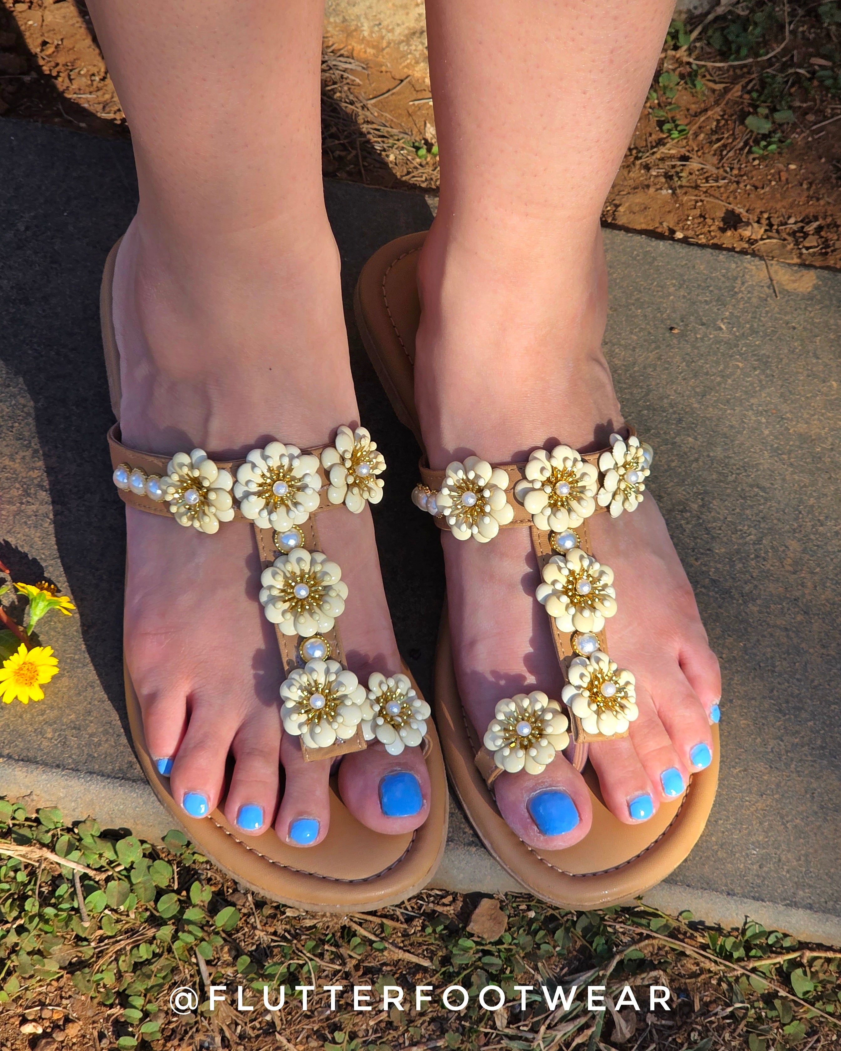 Petal & Pearl Flats (With Toe Ring)