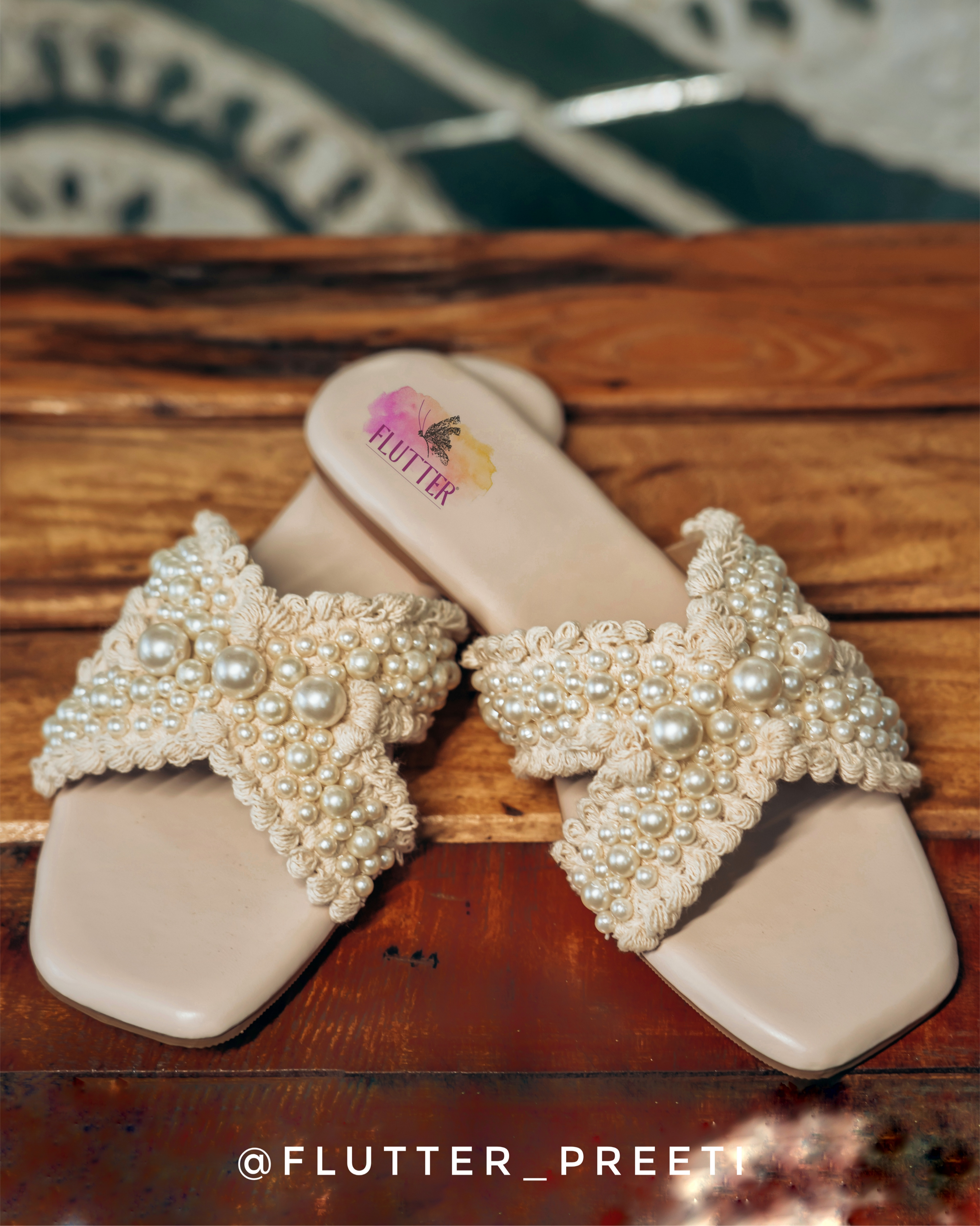 Cozy Knot Pearl Flats